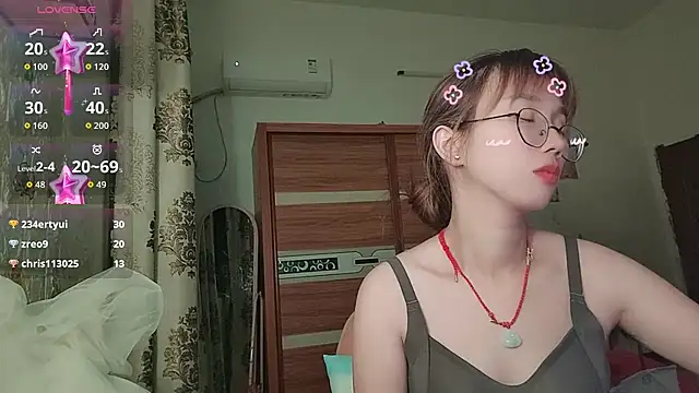 Lili_666 webcam