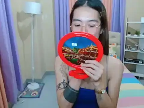 XxTsUncutAskaxX webcam