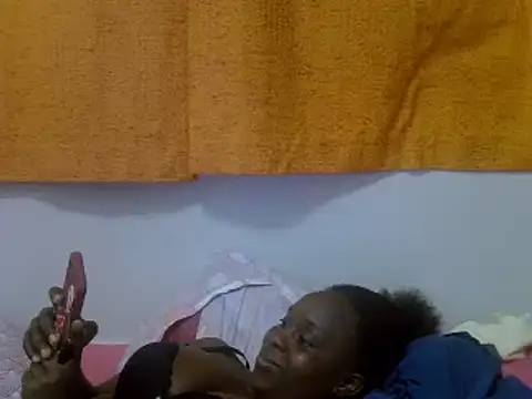 kaya_bear webcam