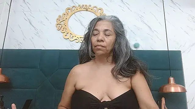 chanel_grant webcam