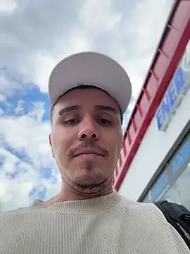 adam-rivera webcam