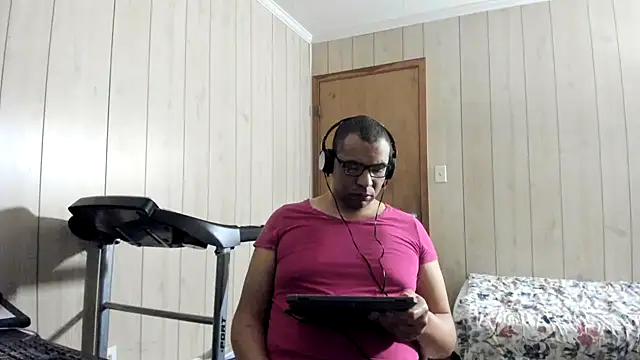 NaturalBeautyQueen webcam