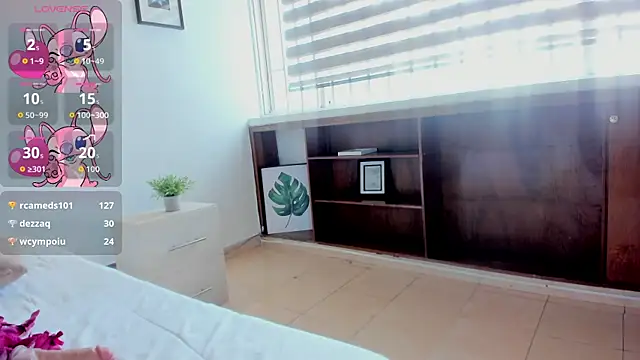 Caroline_Millerr webcam