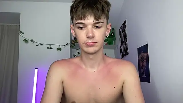 YourMilkyGuy webcam