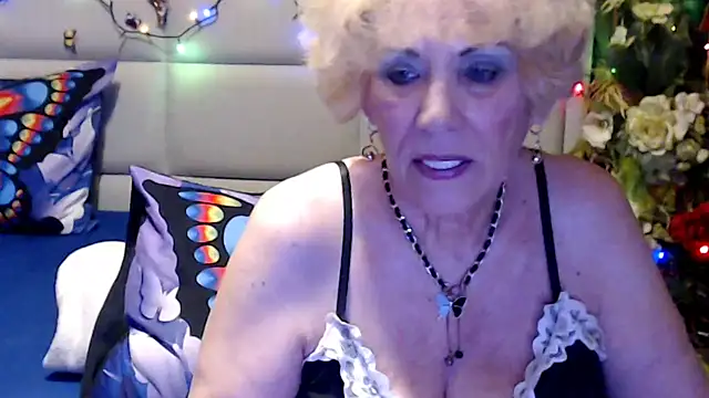 HappyWomanOn webcam