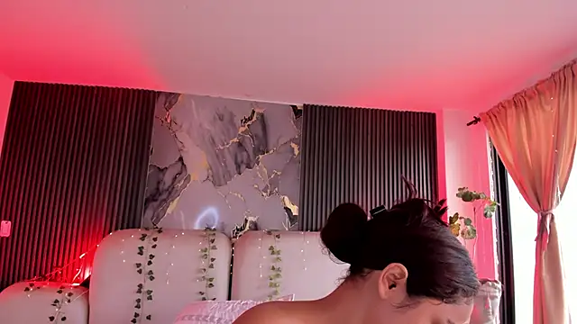 CarolineFyre webcam