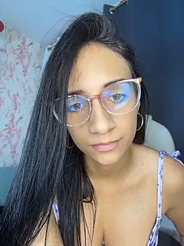 UrNewFantasy webcam