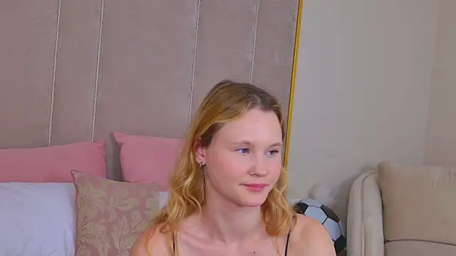 AmeliRoyse webcam