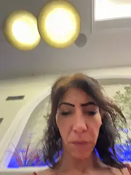 Yasmiinee webcam