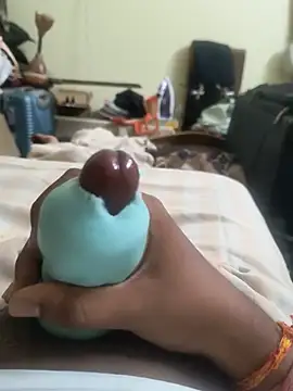 brownhydboi_afterdark webcam