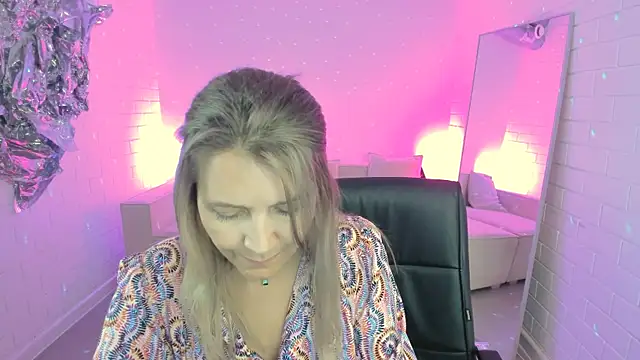 NicoleHitman webcam