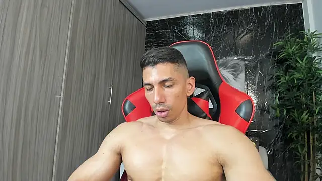 Erik_castle webcam