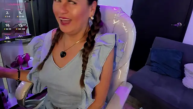 magenta_maturr webcam