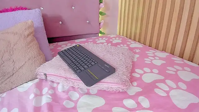 lovely__kiss__ webcam