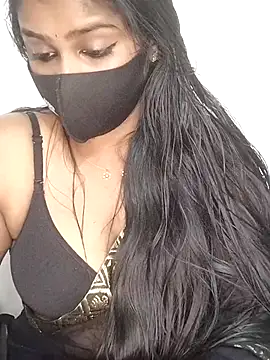 Tamil_Azhaghi webcam