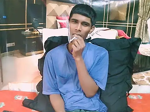 IndianThuggin webcam