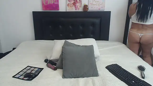katiehotx webcam