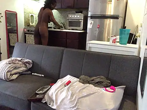 littyleesh1 live cam on StripChat