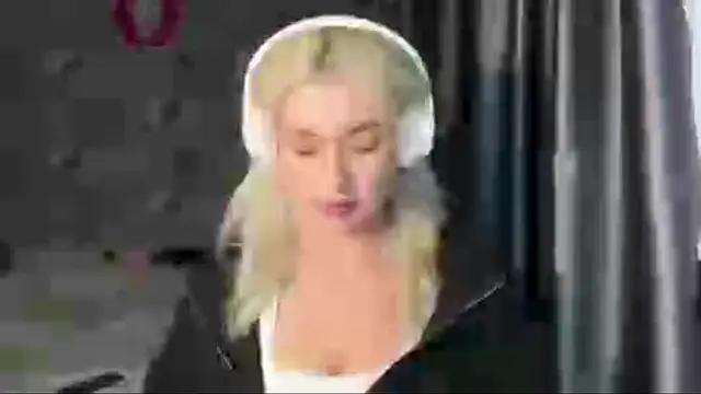 SpotlessParaffin webcam