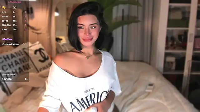 ParisianDoll webcam