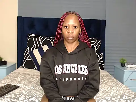 QUEENMANDYY webcam