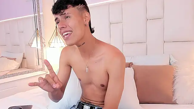 JacobFerrer live cam on StripChat