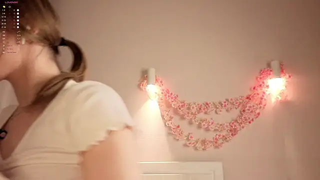 SharonNightt webcam