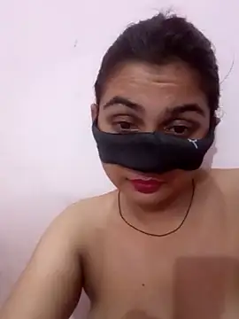 TRISHA0404 live cam on StripChat