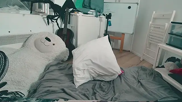 CeriseLapine webcam