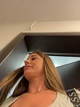 IsabellaEtthan's live cam