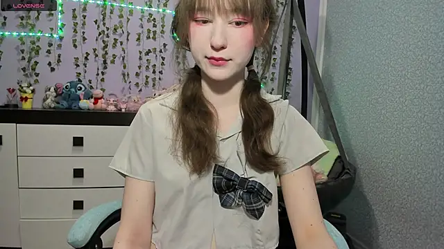 Yoonhee_ki live cam on StripChat