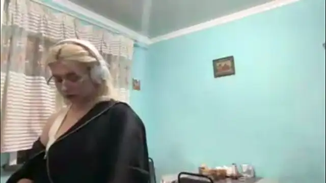 SpotlessParaffin webcam
