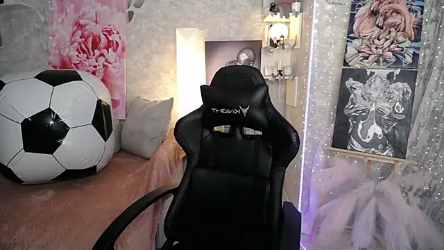 NickyAdamidi webcam