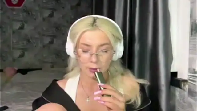 SpotlessParaffin webcam
