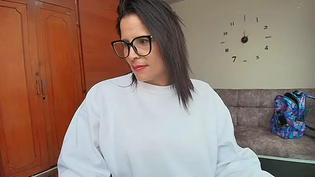 Majo_Soussa live cam on StripChat
