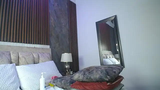 linda_cabal webcam