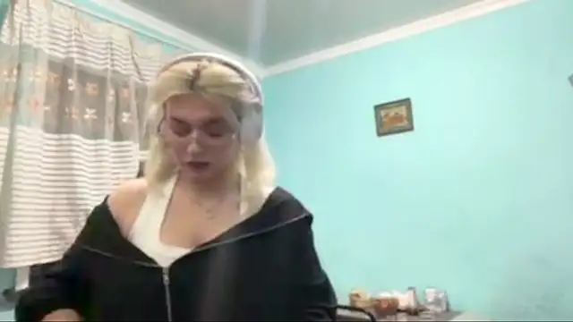 SpotlessParaffin webcam