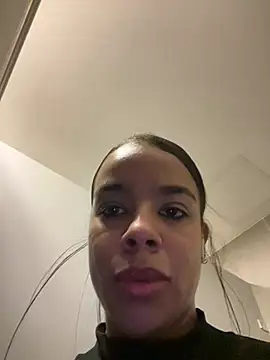 trianawhite webcam