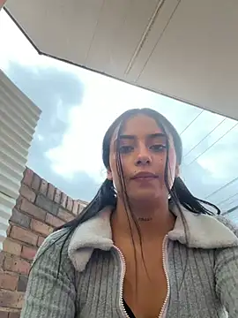 LilacNoir webcam