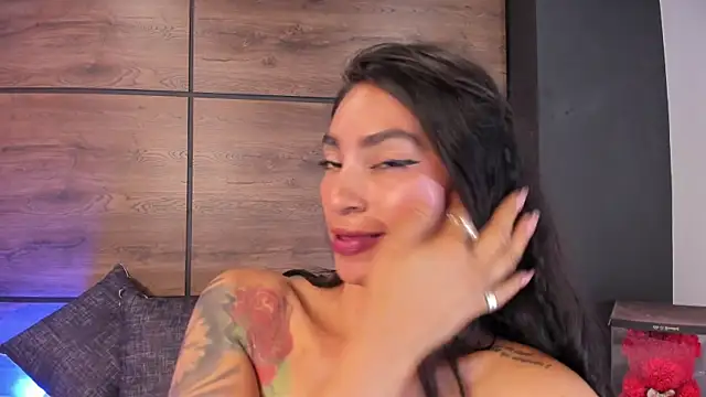 Leamonroe__ webcam