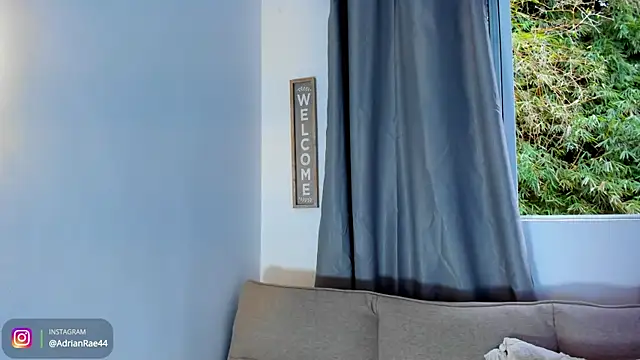 Mr_adrian webcam