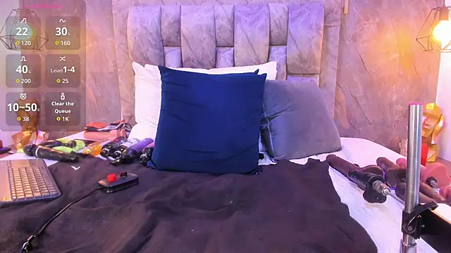 blondehorny699 webcam
