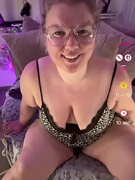 KimberlyCurves webcam