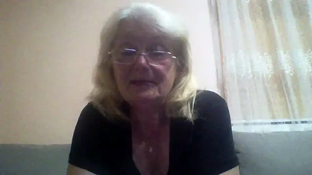 AmyLove353 webcam