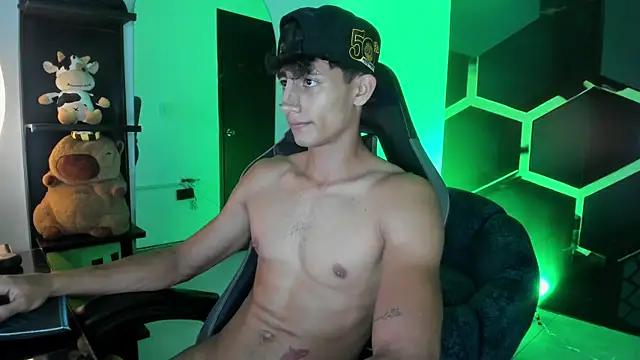 maxiimoromano_ (M young) - Watch my dirty dance for you 🥵