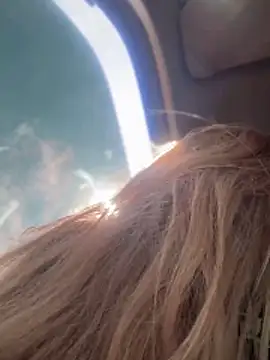 GoldenFlameGoddess webcam