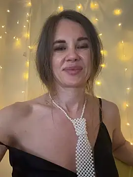 LucieMack live cam on StripChat