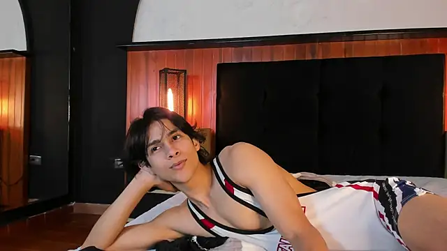 Cheys_Mast live cam on StripChat