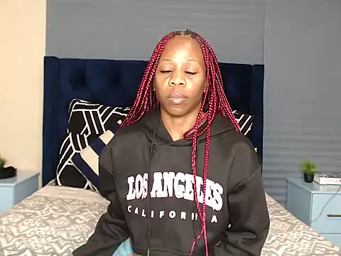 QUEENMANDYY
