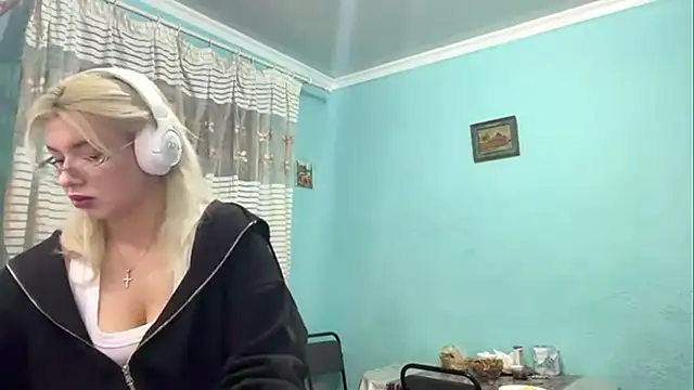 spotlessparaffin's live room